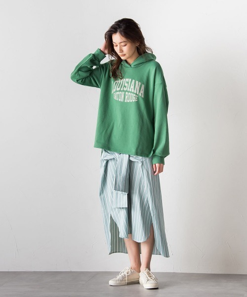 socolla（ソコラ）の「【socolla】カレッジロゴスウェットパーカー（パーカー・レディース・ネイビー/グリーン/ベージュ/グレー・M）」の8枚目の写真