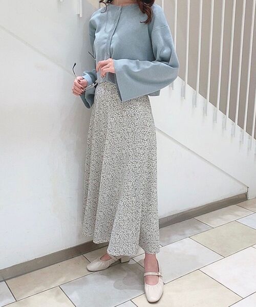 MAJESTIC LEGON（マジェスティックレゴン）の「2wayショートニットカーディガン（ニット/セーター・レディース・オフホワイト/イエロー/ブルー/ライトグリーン/ピンクベージュ・MEDIUM）」の16枚目の写真