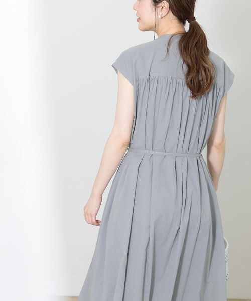 URBAN RESEARCH Sonny Label（アーバンリサーチサニーレーベル）の「『一部WEB限定カラー』フレンチスリーブロングワンピース（ワンピース・レディース・ベージュ系その他/グレー/グリーン/ブラウン/ブラック・FREE）」の6枚目の写真