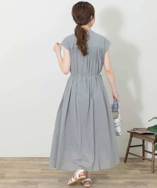 URBAN RESEARCH Sonny Label（アーバンリサーチサニーレーベル）の「『一部WEB限定カラー』フレンチスリーブロングワンピース（ワンピース・レディース・ベージュ系その他/グレー/グリーン/ブラウン/ブラック・FREE）」の11枚目の写真