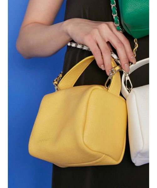 EMODA(エモダ)の「【WEB限定】チェーンショルダータイニーバッグ(ショルダーバッグ・レディース・ホワイト/ブラック/イエロー/グリーン・FREE)」の4枚目の写真