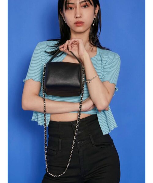 EMODA(エモダ)の「【WEB限定】チェーンショルダータイニーバッグ(ショルダーバッグ・レディース・ホワイト/ブラック/イエロー/グリーン・FREE)」の3枚目の写真