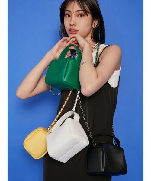EMODA(エモダ)の「【WEB限定】チェーンショルダータイニーバッグ(ショルダーバッグ・レディース・ホワイト/ブラック/イエロー/グリーン・FREE)」の5枚目の写真