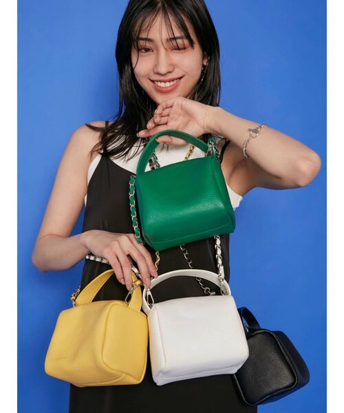 EMODA(エモダ)の「【WEB限定】チェーンショルダータイニーバッグ(ショルダーバッグ・レディース・ホワイト/ブラック/イエロー/グリーン・FREE)」の6枚目の写真