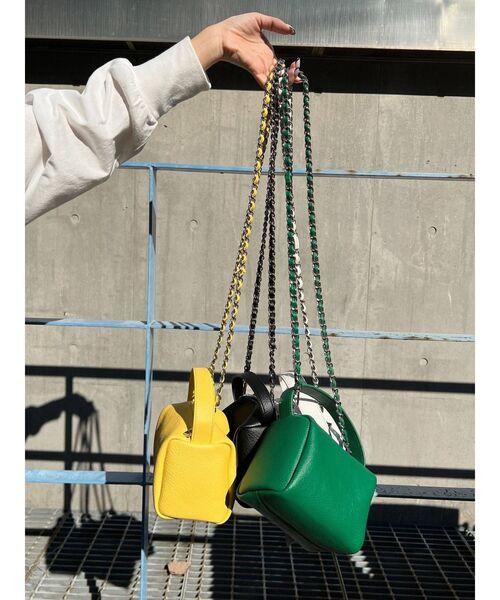 EMODA(エモダ)の「【WEB限定】チェーンショルダータイニーバッグ(ショルダーバッグ・レディース・ホワイト/ブラック/イエロー/グリーン・FREE)」の9枚目の写真