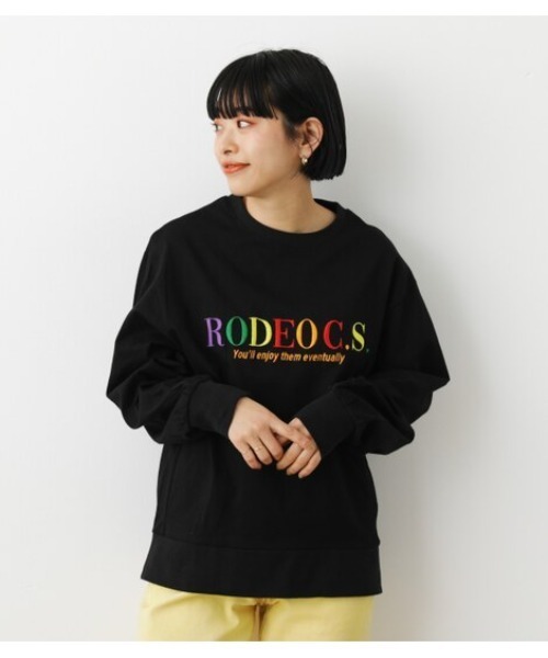 RODEO CROWNS WIDE BOWL(ロデオクラウンズワイドボウル)の「レインボーロゴ刺繍ロングTシャツ(Tシャツ/カットソー・レディース・ホワイト/ブラック/サックスブルー・FREE)」の3枚目の写真