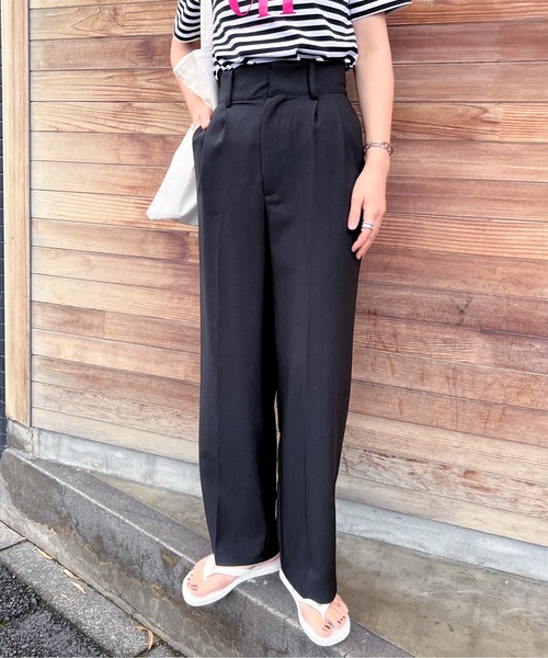 feepur（フェピュール）の「センタープレスワイドベルトカラーパンツ（スラックス・レディース・ブラック/グレー/グリーン系その他/ピンクベージュ/イエロー/アイボリー・MEDIUM/SMALL）」の3枚目の写真