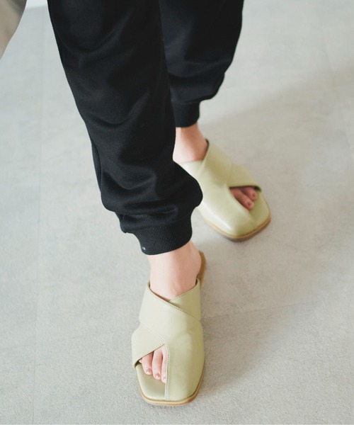 FREE'S MART（フリーズマート）の「◇アッパークロスカバーサンダル（サンダル・レディース・ブラック/イエロー/ライトグリーン・SMALL/MEDIUM）」の3枚目の写真