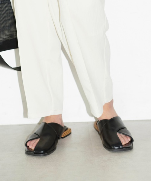 FREE'S MART（フリーズマート）の「◇アッパークロスカバーサンダル（サンダル・レディース・ブラック/イエロー/ライトグリーン・SMALL/MEDIUM）」の2枚目の写真