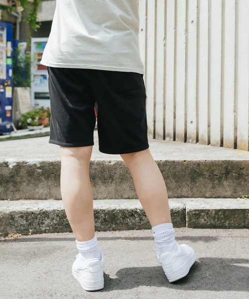 ROOPTOKYO（ループトウキョウ）の「REIGNING CHAMP/レイニング