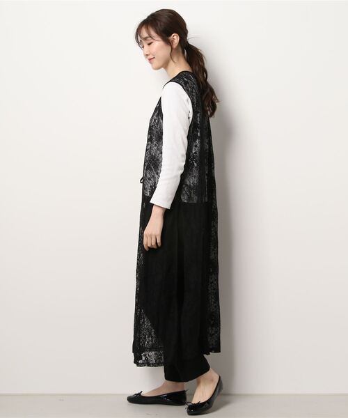 ＪＵＧＬＡＮＳ（ユグランス）の「☆ 一枚で今っぽコーデ完成。コード花レースロングジレ　T1357（ベスト・レディース・ホワイト/ブラック・FREE）」の4枚目の写真