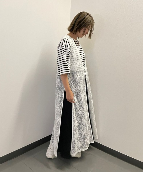 ＪＵＧＬＡＮＳ（ユグランス）の「☆ 一枚で今っぽコーデ完成。コード花レースロングジレ　T1357（ベスト・レディース・ホワイト/ブラック・FREE）」の18枚目の写真