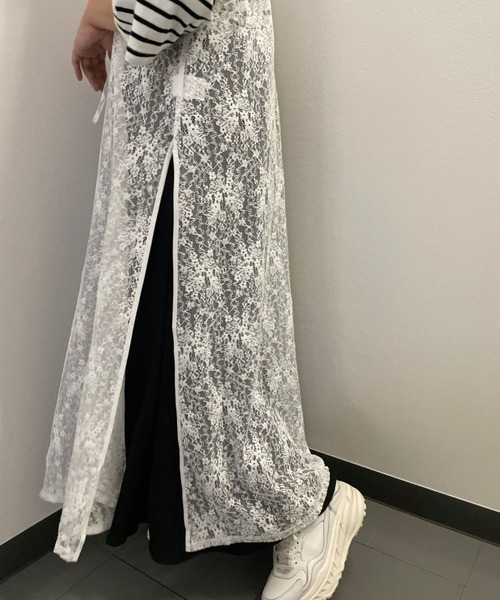 ＪＵＧＬＡＮＳ（ユグランス）の「☆ 一枚で今っぽコーデ完成。コード花レースロングジレ　T1357（ベスト・レディース・ホワイト/ブラック・FREE）」の15枚目の写真