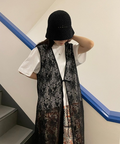 ＪＵＧＬＡＮＳ（ユグランス）の「☆ 一枚で今っぽコーデ完成。コード花レースロングジレ　T1357（ベスト・レディース・ホワイト/ブラック・FREE）」の8枚目の写真