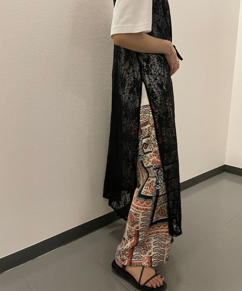 ＪＵＧＬＡＮＳ（ユグランス）の「☆ 一枚で今っぽコーデ完成。コード花レースロングジレ　T1357（ベスト・レディース・ホワイト/ブラック・FREE）」の10枚目の写真