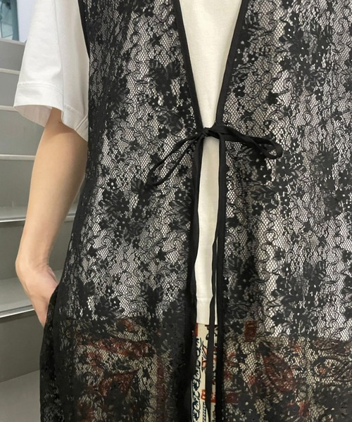 ＪＵＧＬＡＮＳ（ユグランス）の「☆ 一枚で今っぽコーデ完成。コード花レースロングジレ　T1357（ベスト・レディース・ホワイト/ブラック・FREE）」の6枚目の写真