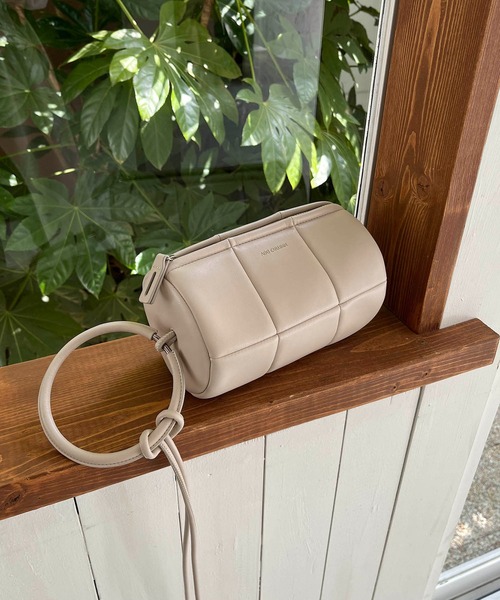 CAPRICIEUX LE'MAGE（カプリシューレマージュ）の「〈WEB限定〉パフドラムバッグ（ショルダーバッグ・レディース・ブラック/ホワイト/イエロー・FREE）」の7枚目の写真