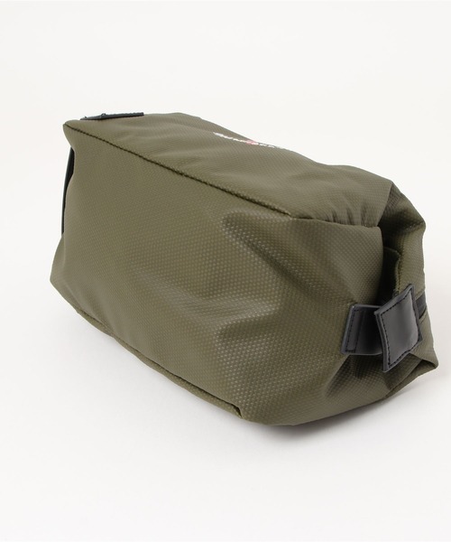 Saturdays NYC（サタデーズ ニューヨークシティ ）の「WIND AND SEA x Saturdays NYC Upcycle Chaz Dopp Kit（ハンドバッグ・メンズ・オリーブ・FREE）」の3枚目の写真