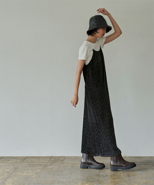 miette（ミエット）の「ダブルストラップベロアキャミワンピース（ワンピース・レディース・ブラック/グリーン・FREE）」の11枚目の写真