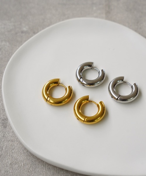 IAMUSE（アイアミューズ）の「金属アレルギー対応 シンプルフープピアス ゴールド(両耳)×シルバー(両耳)セット S0760【IAMUSE】（ピアス（両耳用）・レディース・シルバー×ゴールド・FREE）」の2枚目の写真