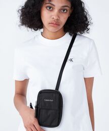 Calvin Klein（カルバン・クライン）の「ユーティリティポケットクロスボディバッグ（ボディバッグ/ウエストポーチ・メンズ）」