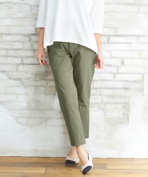 Honeys（ハニーズ）の「チノテーパード（股下６４ｃｍ）（チノパンツ・レディース・グリーン/ブラック/ネイビー/モカ/オレンジ/ブルー系その他/アイボリー/ライトベージュ/カーキ・M/LL/L/SS/S/3L）」の5枚目の写真