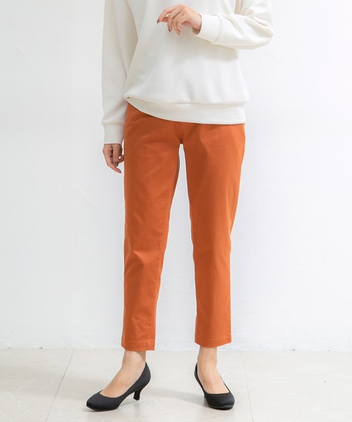 Honeys（ハニーズ）の「チノテーパード（股下６４ｃｍ）（チノパンツ・レディース・グリーン/ブラック/ネイビー/モカ/オレンジ/ブルー系その他/アイボリー/ライトベージュ/カーキ・M/LL/L/SS/S/3L）」の19枚目の写真