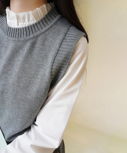 Doux Belle（ドゥーベル）の「ラウンドネックニットベスト（ベスト・レディース・ベージュ/ブルー/グレー/ブラック・MEDIUM/X-LARGE/SMALL/LARGE）」の8枚目の写真