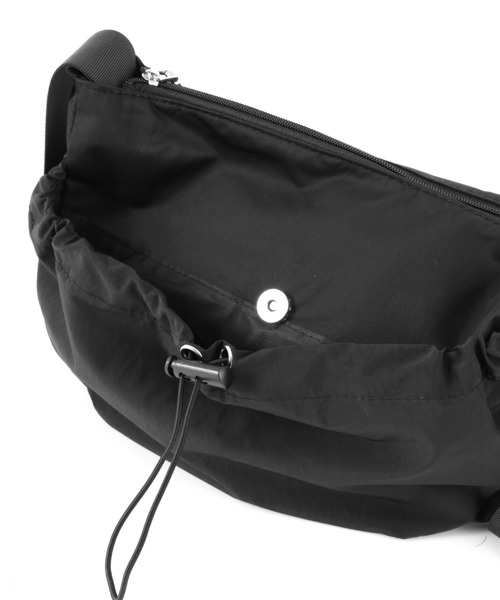 Figments（フィグメンツ）の「フロントポケットショルダーバッグ（ショルダーバッグ・レディース・ブラック・FREE）」の2枚目の写真