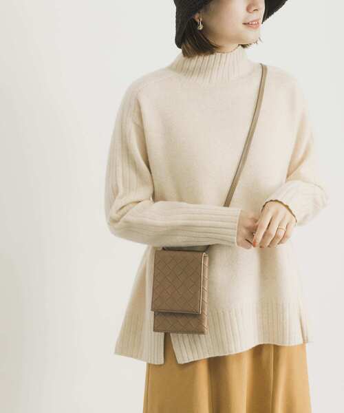 URBAN RESEARCH（アーバンリサーチ）の「カシミヤ混強縮ニットプルオーバー（ニット/セーター・レディース・ブラック/オフホワイト/オレンジ/ブルー・FREE）」の2枚目の写真