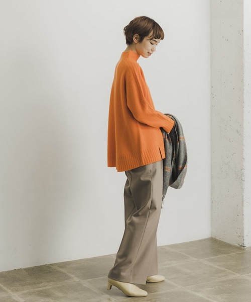 URBAN RESEARCH（アーバンリサーチ）の「カシミヤ混強縮ニットプルオーバー（ニット/セーター・レディース・ブラック/オフホワイト/オレンジ/ブルー・FREE）」の8枚目の写真