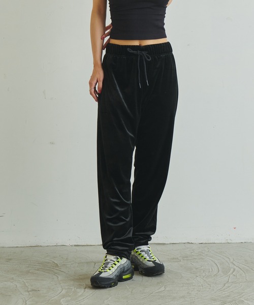 FRUIT OF THE LOOM × 浅井なつみ(フルーツオブザルームアサイナツミ)の「FTL×浅井なつみ VELOUR PANTS / ベロア / イージー / らくちん / コラボ(その他パンツ・レディース・ブラック/ピンク・M/L)」の6枚目の写真