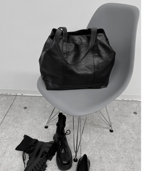 LVEU.(ラブユ.)の「【LVEU.】シンプルトートバッグ / バッグ 鞄 BAG トート A4 通勤 通学 ユニセックス 男女兼用 合皮 ブラック 大容量(トートバッグ・レディース・ブラック・FREE)」の7枚目の写真