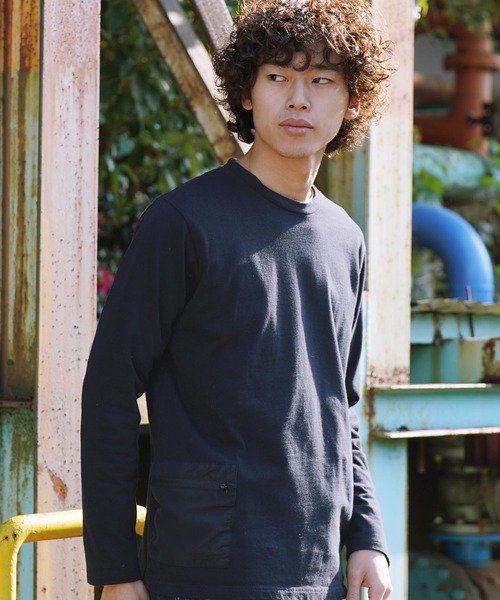 Woods(ウッズ)の「WOODS(ウッズ)コラボ ファスナーポケットコットン長袖Tシャツ(Tシャツ/カットソー・メンズ・ホワイト/ブラック・MEDIUM/LARGE)」の1枚目の写真