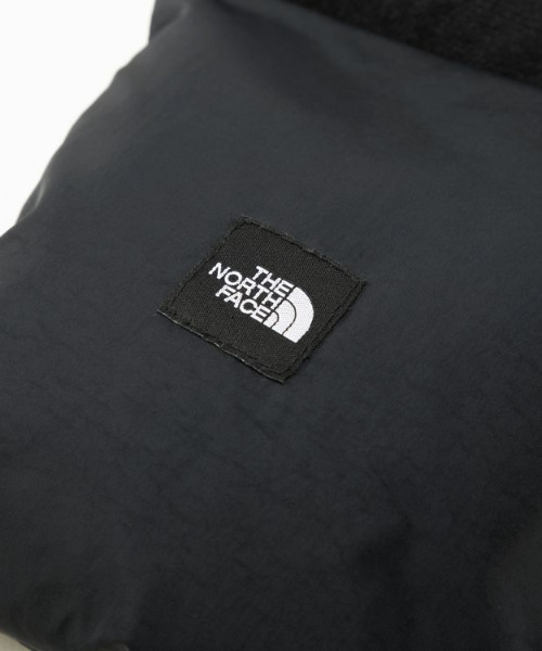 THE NORTH FACE（ザノースフェイス）の「THE NORTH FACE/ザ・ノース・フェイス 防寒 ヌプシマフラー NN72206（マフラー・メンズ・ブラック×ブラック/マルチ・FREE）」の6枚目の写真