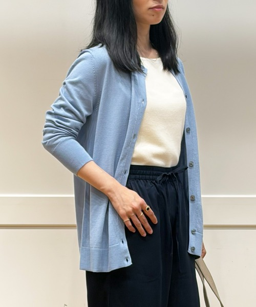 BANANA REPUBLIC FACTORY STORE(バナナリパブリック ファクトリーストア)の「BANANA REPUBLIC FACTORY STORE 日本限定 クルーネックカーディガン(カーディガン/ボレロ・レディース・ネイビー/ホワイト/ブラック/ピンク/ブルー/オレンジ/ブラック系その他/ブルー系その他/コバルトブルー/ワイン/ブルー系その他2/スカイブルー/ライトブルー・XS/S/M/L)」の19枚目の写真