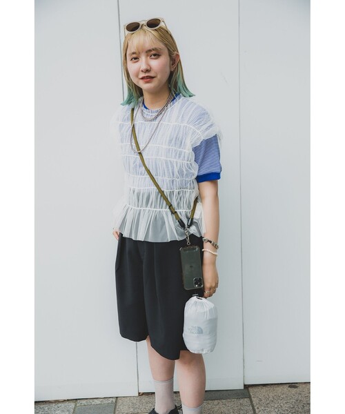 Ray BEAMS（レイビームス）の「FARAH × Ray BEAMS / 別注 1tuck Wide Shorts（その他パンツ・レディース・ブラック/ベージュ・26inch/28inch）」の4枚目の写真