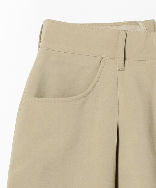 Ray BEAMS（レイビームス）の「FARAH × Ray BEAMS / 別注 1tuck Wide Shorts（その他パンツ・レディース・ブラック/ベージュ・26inch/28inch）」の10枚目の写真