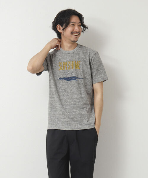 BARNS OUTFITTERS(バーンズアウトフィッターズ)の「【BARNS OUTFITTERS/バーンズアウトフィッターズ】別注吊り編みTシャツ SUNSHINE(Tシャツ/カットソー・メンズ・ホワイト/グレイッシュブルー/グレー・S/M/L/XL)」の14枚目の写真
