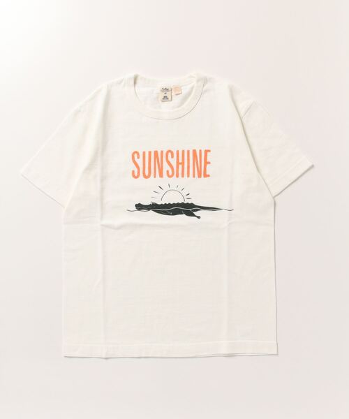 BARNS OUTFITTERS(バーンズアウトフィッターズ)の「【BARNS OUTFITTERS/バーンズアウトフィッターズ】別注吊り編みTシャツ SUNSHINE(Tシャツ/カットソー・メンズ・ホワイト/グレイッシュブルー/グレー・S/M/L/XL)」の2枚目の写真