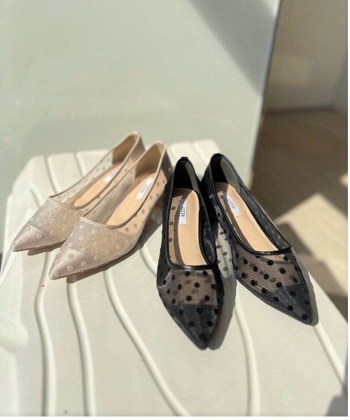 REZOY（リゾイ）の「【23SS新作】【REZOY】リボン付きドットレースLOWヒールパンプス（パンプス・レディース・ブラック/ベージュ・22cm/22.5cm/23cm/23.5cm/24cm/24.5cm）」の12枚目の写真