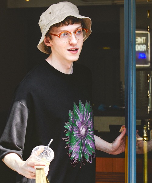 EMMA CLOTHES(エマクローズ)の「オーバーサイズフラワーアートグラフィック半袖Tシャツ EMMA CLOTHES(Tシャツ/カットソー・メンズ・ブラック/オフホワイト/グリーン系・M/L)」の7枚目の写真