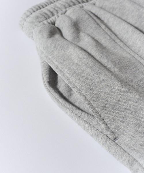 MAISON CLUB（メゾンクラブ）の「【MAISON CLUB】新素材追加！ワイドカーゴハーフパンツ ショートパンツ　ナイロンショーツ　/　スウェットショーツ（カーゴパンツ・メンズ・アイボリー/カーキ/ブラック/ネイビー/グレー系その他2/ブラック系その他2/ネイビー系2・M/L）」の19枚目の写真