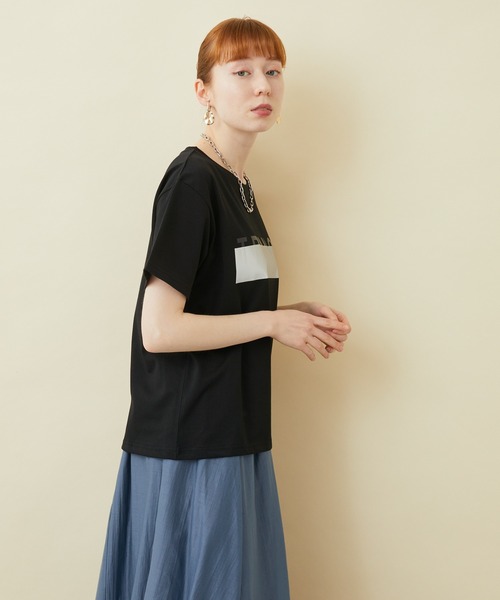 TRANOI（トラノイ）の「TRANOI.TEE（Tシャツ/カットソー・レディース・ブラック/カーキ/ブルー/ホワイト/ブラック系その他/ホワイト系その他/ベージュ・FREE）」の11枚目の写真