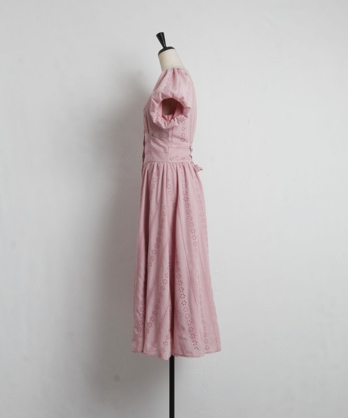 tocco closet(トッコ クローゼット)の「パール釦バックレースアップストライプコットンレースワンピース(ワンピース・レディース・オフホワイト/ピンク系その他・M)」の10枚目の写真