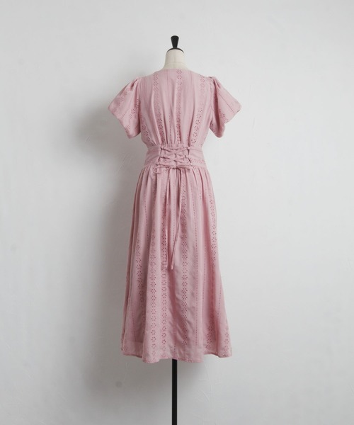 tocco closet(トッコ クローゼット)の「パール釦バックレースアップストライプコットンレースワンピース(ワンピース・レディース・オフホワイト/ピンク系その他・M)」の11枚目の写真