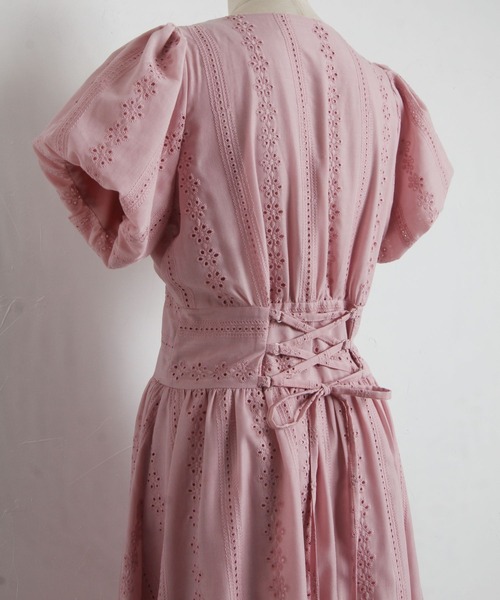 tocco closet(トッコ クローゼット)の「パール釦バックレースアップストライプコットンレースワンピース(ワンピース・レディース・オフホワイト/ピンク系その他・M)」の12枚目の写真