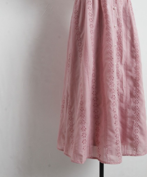tocco closet(トッコ クローゼット)の「パール釦バックレースアップストライプコットンレースワンピース(ワンピース・レディース・オフホワイト/ピンク系その他・M)」の22枚目の写真