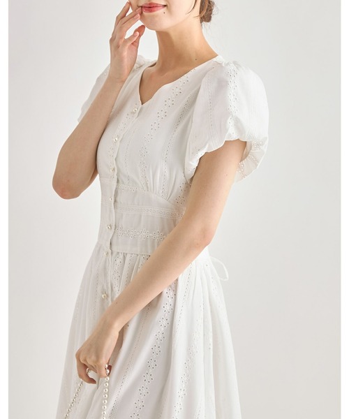 tocco closet(トッコ クローゼット)の「パール釦バックレースアップストライプコットンレースワンピース(ワンピース・レディース・オフホワイト/ピンク系その他・M)」の7枚目の写真