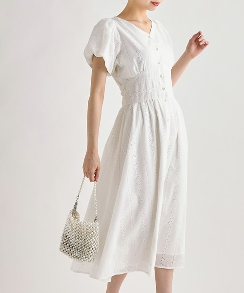 tocco closet(トッコ クローゼット)の「パール釦バックレースアップストライプコットンレースワンピース(ワンピース・レディース・オフホワイト/ピンク系その他・M)」の6枚目の写真